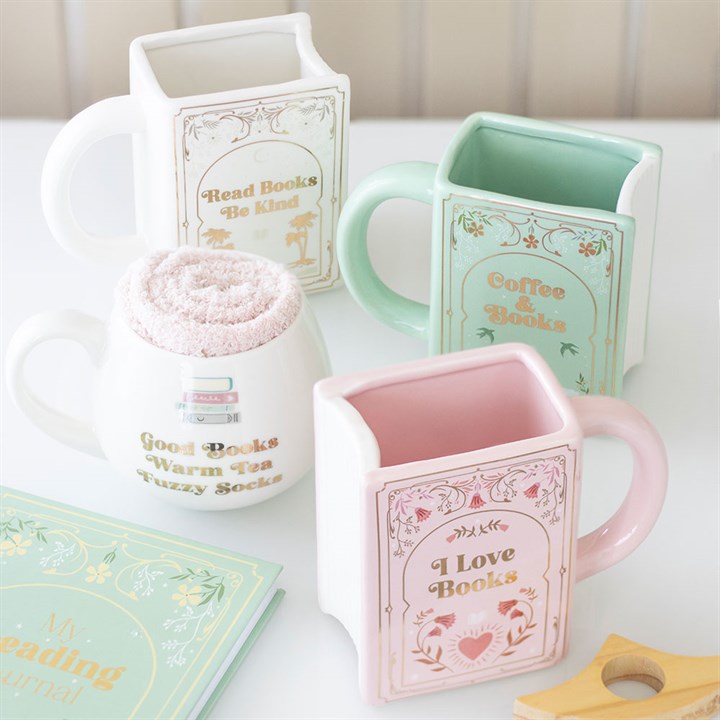 Green Ceramic Book Mug – 450ml | “Coffee and Books” Literary Gift