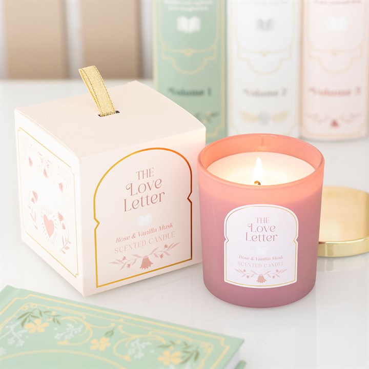 Bookish Candle – “The Love Letter” | Rose & Vanilla Musk, 27hr Burn
